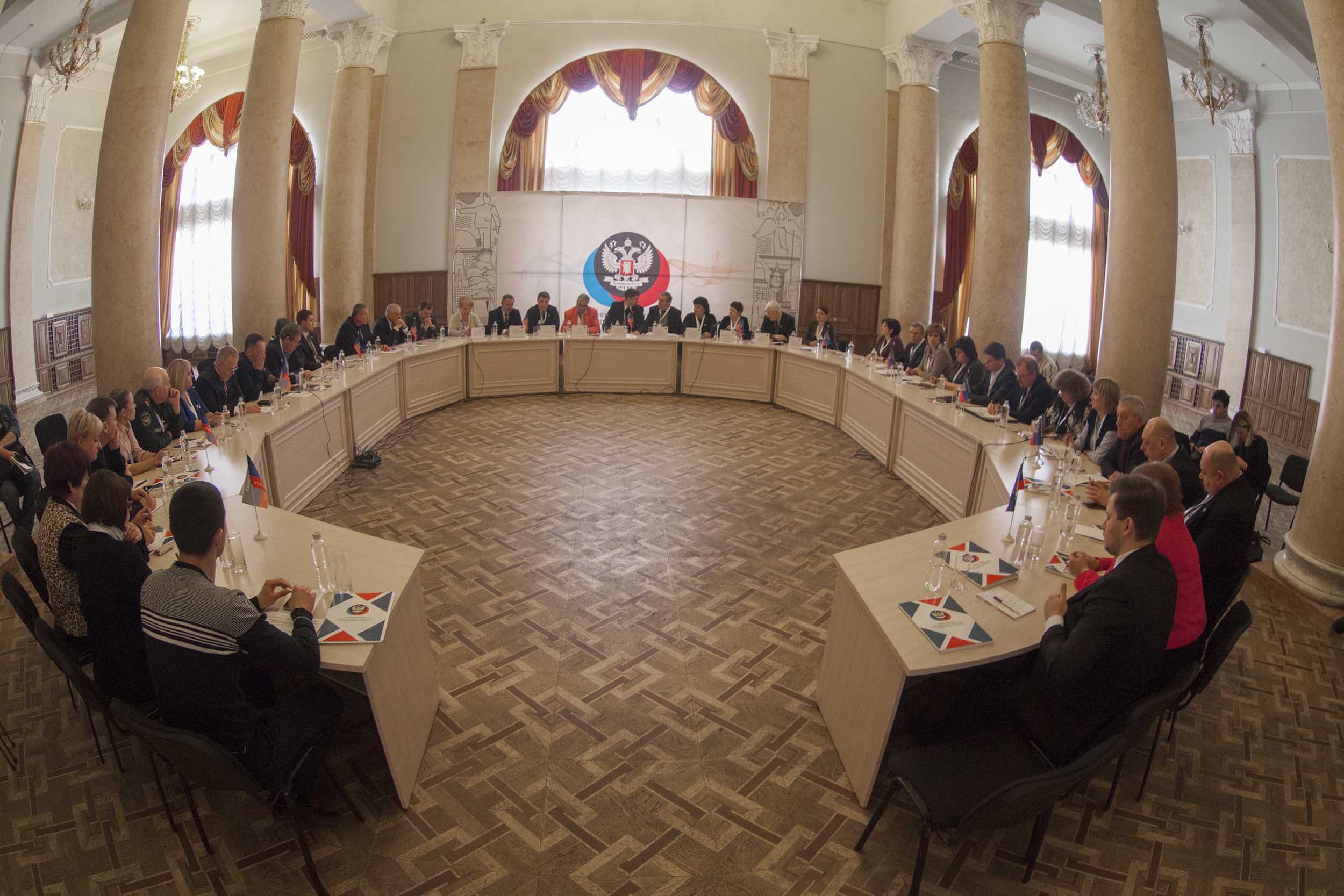 Стартовало всенародное обсуждение стратегии развития Донецкой Народной Республики