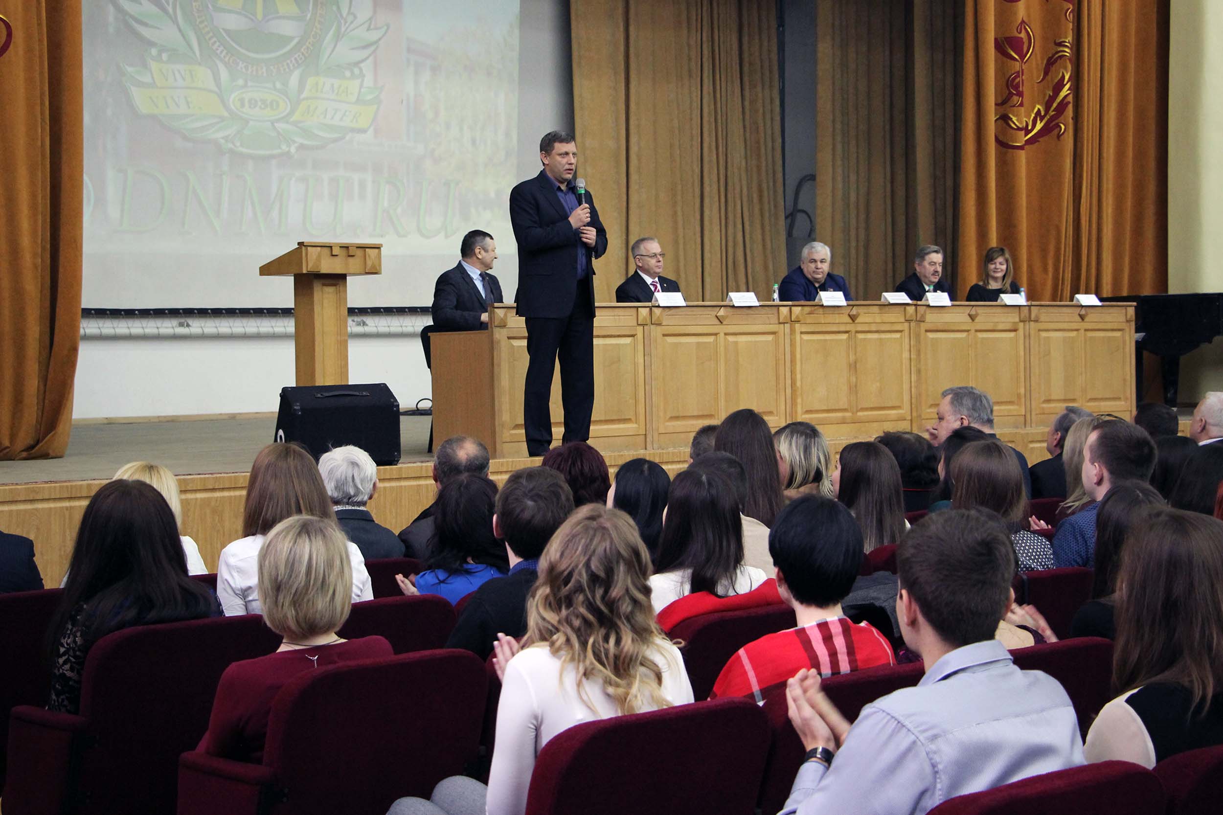Наша медицина в надежных руках — Глава ДНР Александр Захарченко (Фото+видео)
