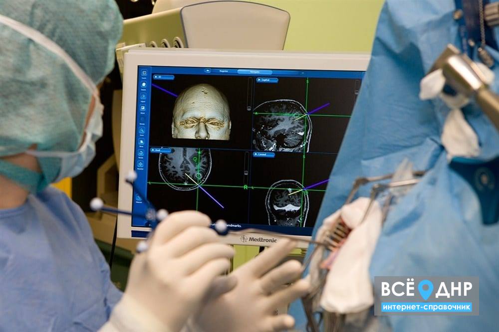 Московская церковная больница подарила медучреждению Горловки передвижной рентгеновский аппарат и лекарства