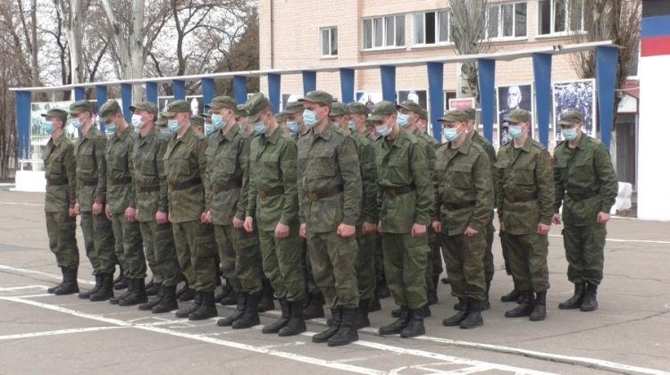 Первые призывники пройдут в парадном строю по главной площади Республики 9 мая