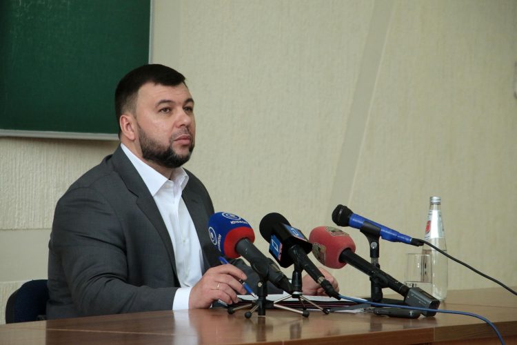 Глава ДНР провёл встречу с кандидатами в депутаты Молодежного парламента (фото)