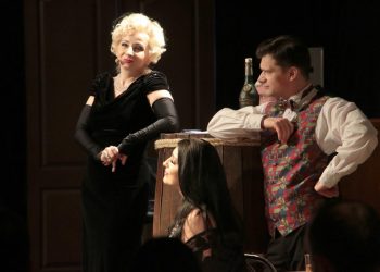 Донецкая муздрама показала первую постановку в Гостиной на Садовом