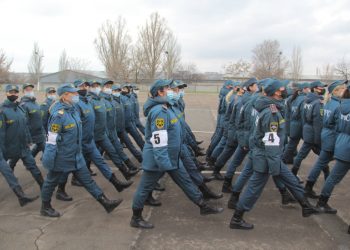 Сотрудники МЧС ДНР начали подготовку к параду Победы (фото)
