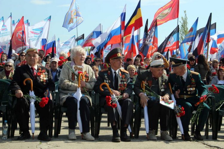 На Саур-Могиле прошёл митинг, посвящённый 76-й годовщине Победы в Великой Отечественной войне