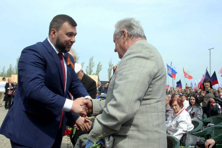 На Саур-Могиле прошёл митинг, посвящённый 76-й годовщине Победы в Великой Отечественной войне