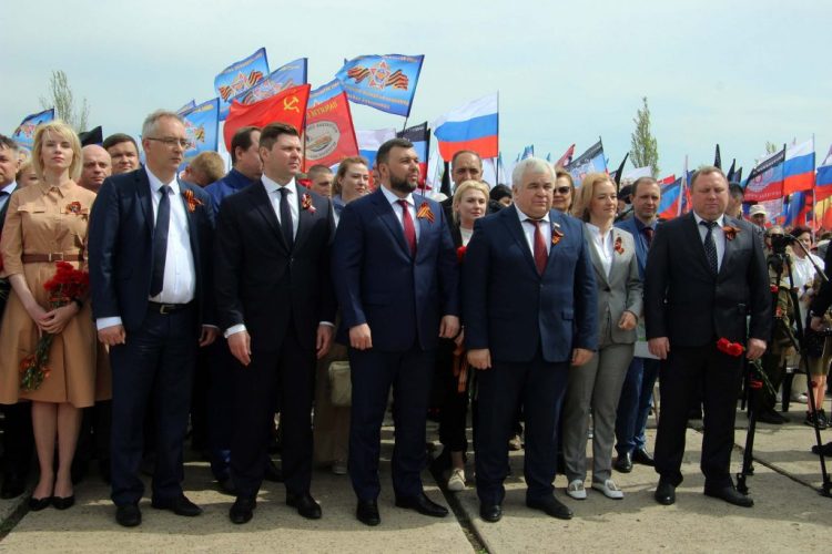 На Саур-Могиле прошёл митинг, посвящённый 76-й годовщине Победы в Великой Отечественной войне