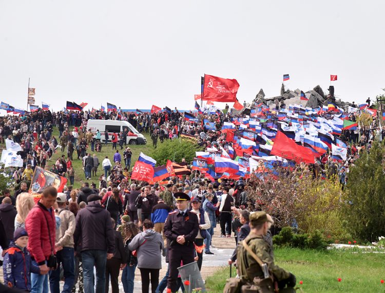 На Саур-Могиле прошёл митинг, посвящённый 76-й годовщине Победы в Великой Отечественной войне