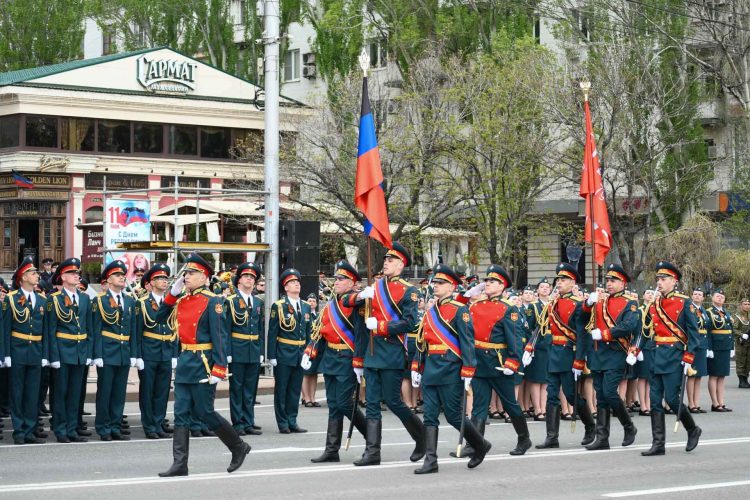В Донецке прошла генеральная репетиция Парада Победы (фото)
