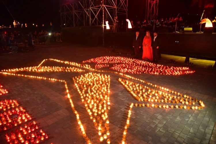 Более 16 тысяч человек посетили симфонический концерт с участием Валентины Лисицы в Донецке (фото)