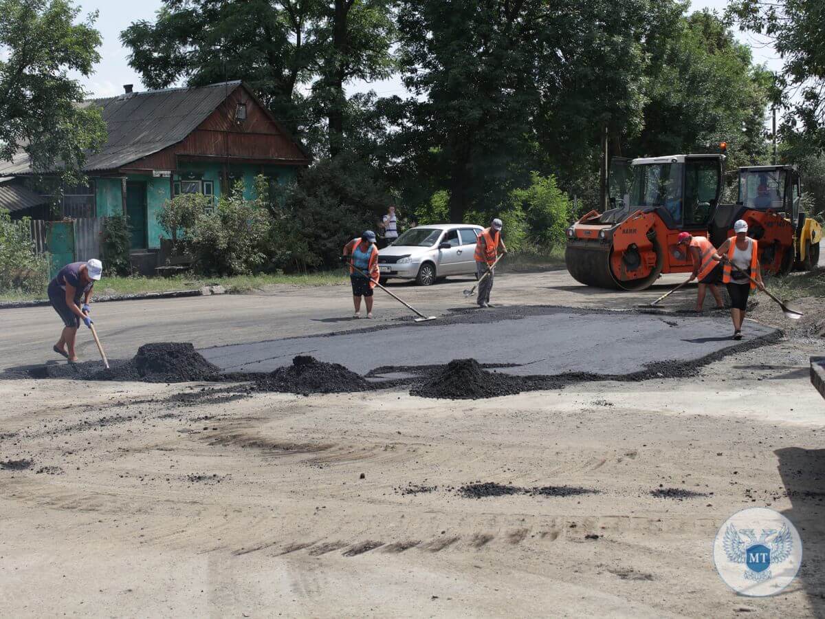 В Шахтерском районе продолжается ремонт автомобильных дорог | Все о ДНР