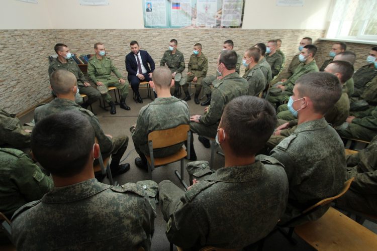 Денис Пушилин встретился с военнослужащими срочной службы первого призыва