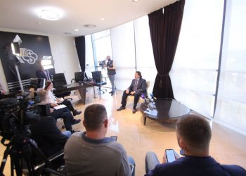 На металлургических и коксохимических предприятиях Республики, входящих в ЮГМК, повысят зарплату на 30%