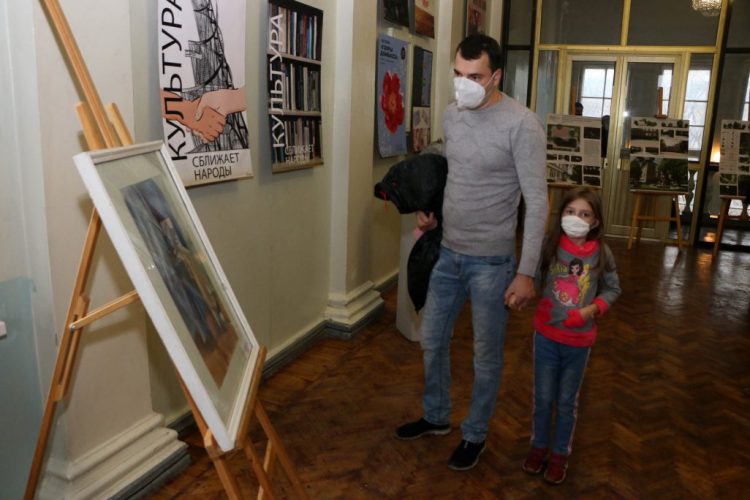 Новый зал Донецкого худмузея открылся выставкой творческих работ молодых художников Республики