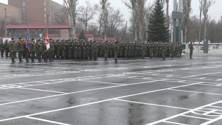 Военнослужащие второго призыва на срочную службу ДНР приняли присягу