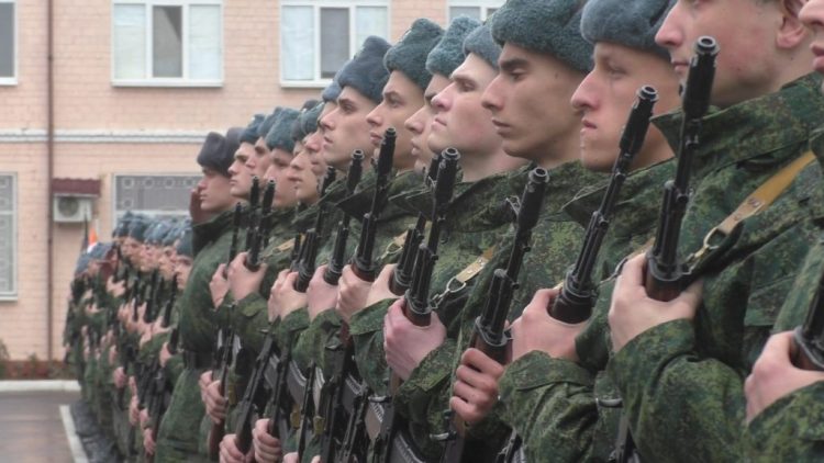 Военнослужащие второго призыва на срочную службу ДНР приняли присягу