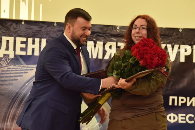 Денис Пушилин присвоил звание Заслуженного журналиста ДНР 15 военкорам (фото + видео)