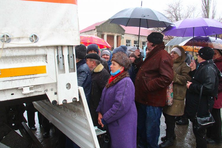 Межведомственный оперативный штаб ДНР обеспечивает жителей освобожденных от окупации ВФУ посёлков всем необходимым (фото +видео)