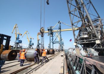 Торговый порт – первое предприятие, которое заработало в освобожденном Мариуполе