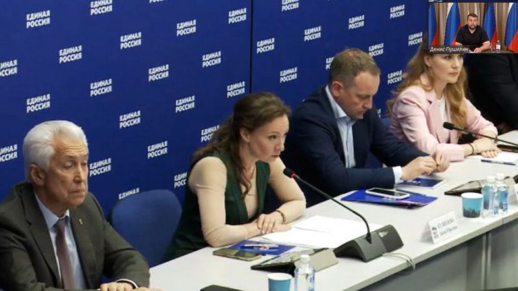 Денис Пушилин: «Единая Россия» совершает сегодня в Донбассе подвижнические дела