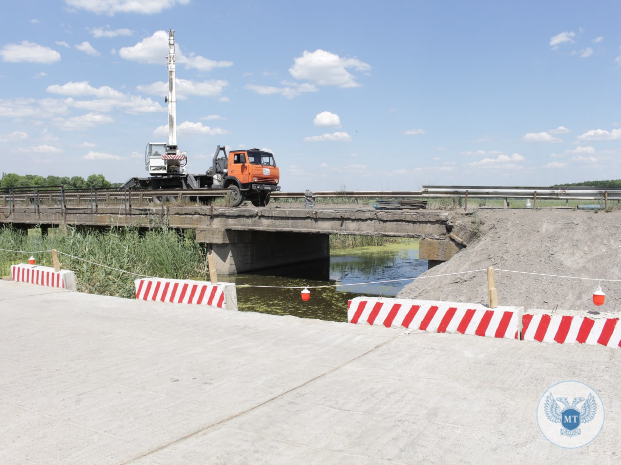 В Нижней Крынке налажено движение в объезд разрушенного моста | Все о ДНР