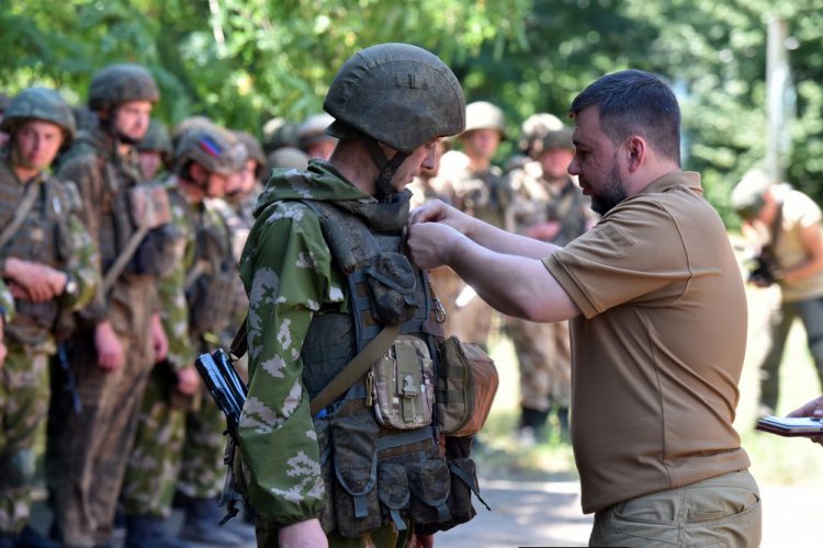 Глава ДНР наградил за героизм военнослужащих батальона «Сомали»