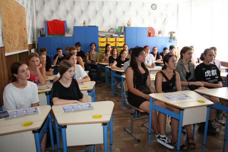 Для школьников и студентов на освобождённых территориях провели лекции по истории