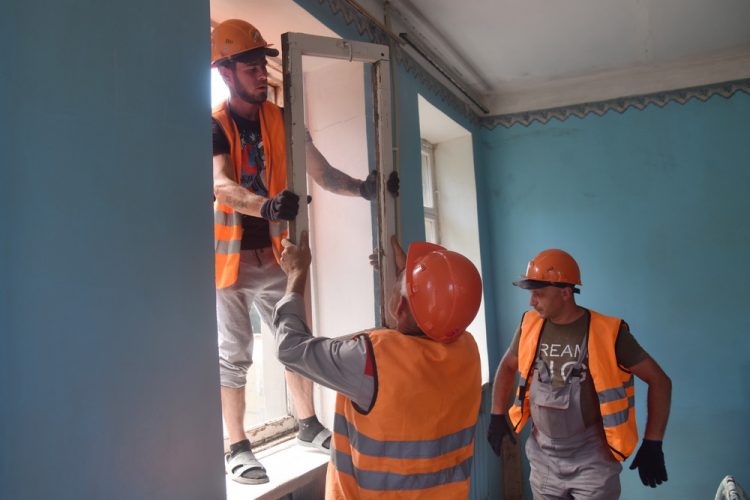 Магаданская область помогает восстанавливать ясли-сад в Ждановке