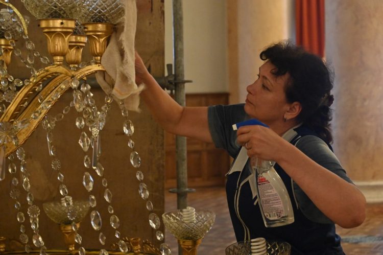 Донецкая муздрама покажет три премьеры в новом театральном сезоне