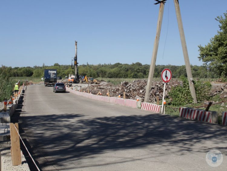 Восстановление моста через реку Крынка завершат до конца года