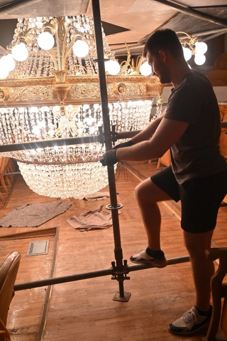 Донецкая муздрама покажет три премьеры в новом театральном сезоне