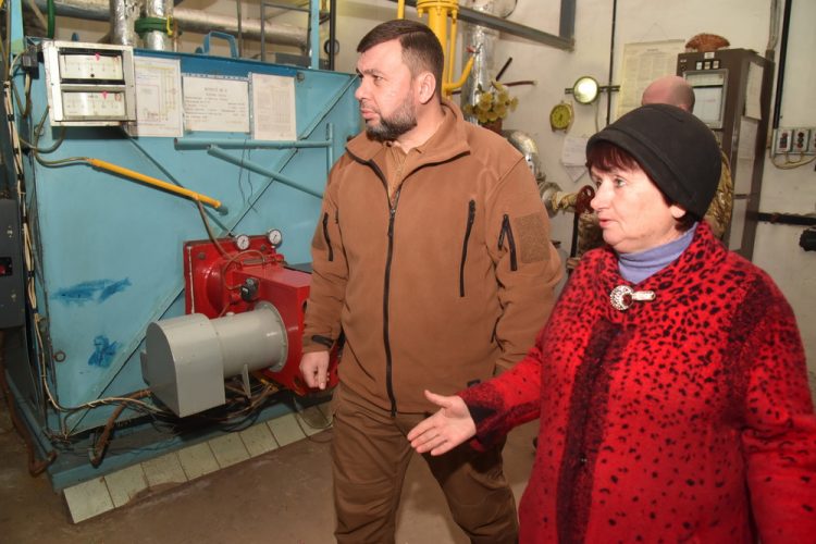 Денис Пушилин поручил Контрольному управлению Главы ДНР провести проверку подачи тепла в Донецке