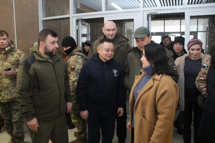 Десять семей в Волновахе получили ключи от новых квартир