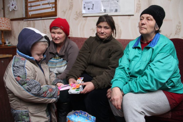 Денис Пушилин встретился с жителями, эвакуированными из освобожденных населенных пунктов на севере Республики