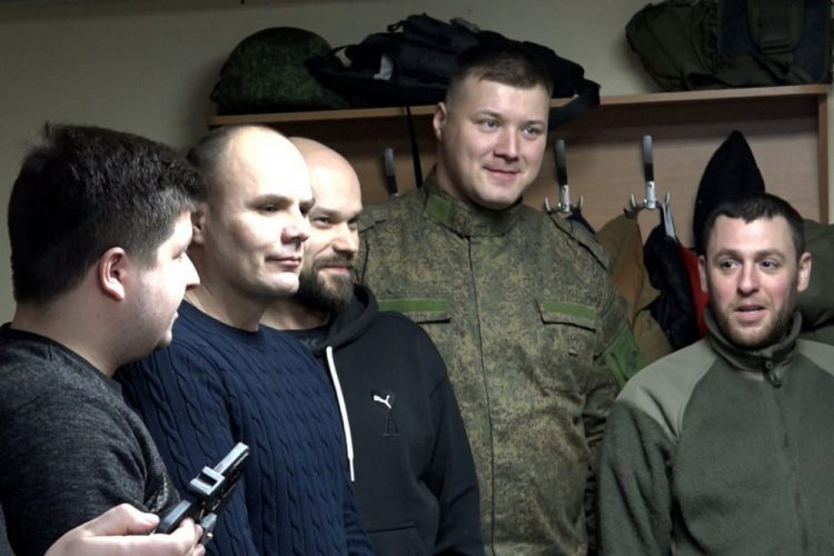 Денис Пушилин, Александр Сидякин и Артем Туров поздравили военкоров с профессиональным праздником