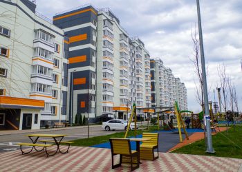 Еще пять мариупольских семей получили ключи от новых квартир