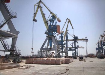 Марат Хуснуллин: В логистический центр в порту Мариуполя завезено порядка 32 тыс. т стройматериалов