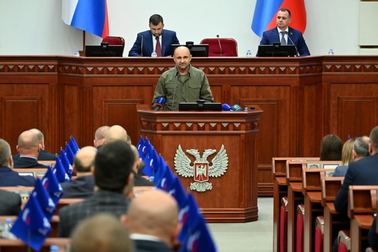 Константин Кузьмин избран Председателем Народного Совета ДНР