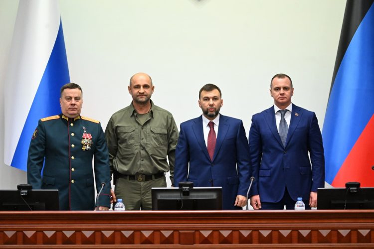 Константин Кузьмин избран Председателем Народного Совета ДНР