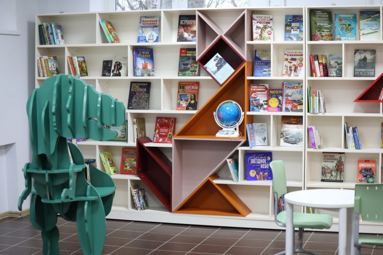 В Енакиево открылась пятая в ДНР модельная библиотека