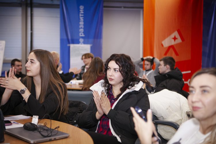 В Центре созидания «Маяк» разработали проекты по развитию добровольчества в ДНР