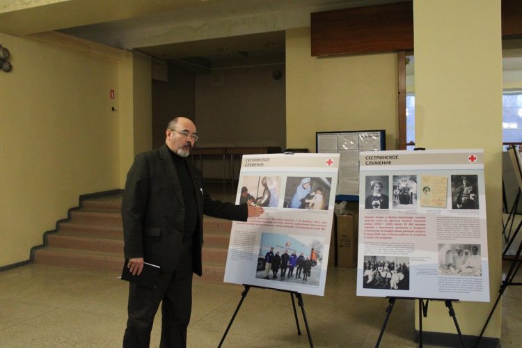 В ДонГУ открылась выставка, посвященная истории отечественной военной медицины