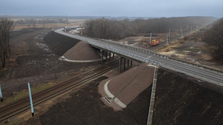 В ДНР отремонтировали мост на трассе от Донецка до КПП «Успенка»