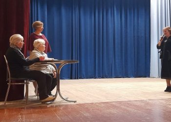 В городе Комсомолькое прошла встреча школьников с женщинами-детьми войны