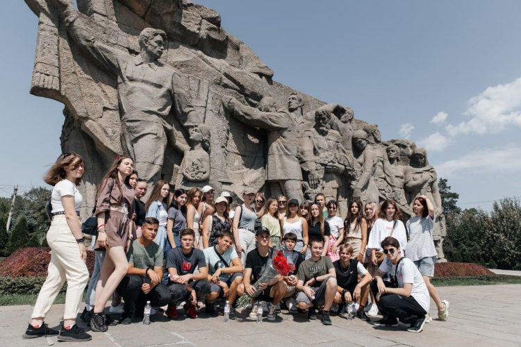 В этом году десять тысяч молодых людей примут участие в туристическом проекте «Новые горизонты»