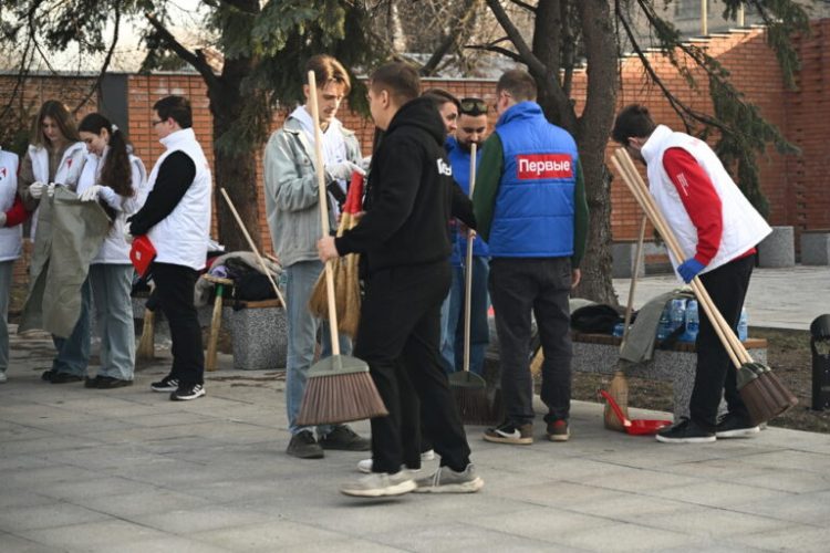 По итогам общереспубликанского субботника жители ДНР убрали более шести тысяч кубов мусора