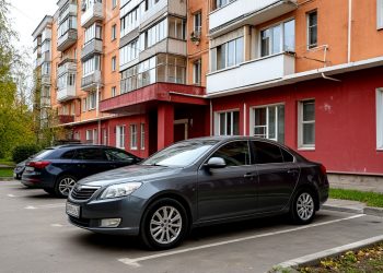 Можно ли во дворе многоквартирного дома создать личное парковочное место?