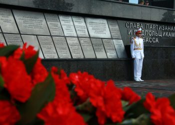 День Победы хотелось бы отметить ярко и масштабно, но исходить будем из мер безопасности, заявил Денис Пушилин