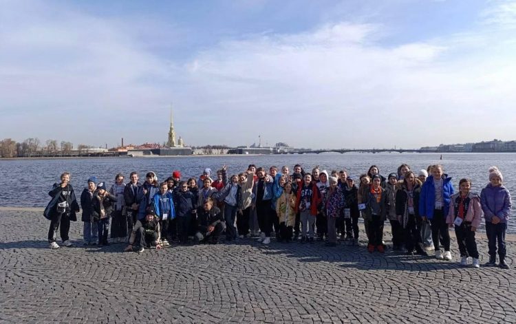 Более 660 школьников из воссоединённых регионов посетили Санкт-Петербург по программе «Культурная карта 4+85»