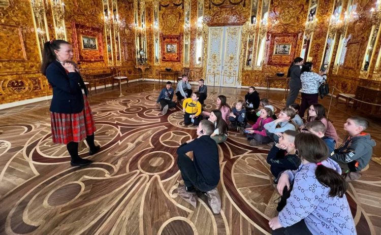 Более 660 школьников из воссоединённых регионов посетили Санкт-Петербург по программе «Культурная карта 4+85»