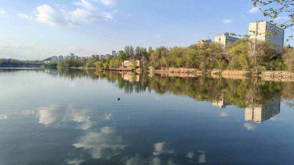 Пруд возле парка Щербакова в Донецке